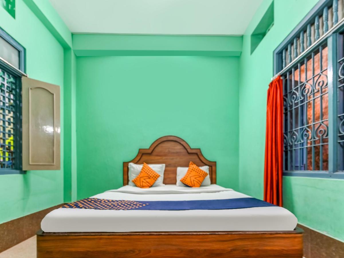 Spot On 81956 Hotel Chandrama And Guest House Hotel 3*